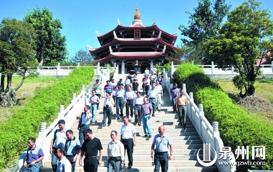 交通費(fèi)用、住宿費(fèi)、購(gòu)物費(fèi)……旅游成節(jié)日消費(fèi)大頭
