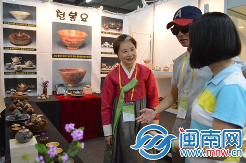 安溪茶展由區(qū)域化向國(guó)際化發(fā)展，韓國(guó)茶商也來(lái)安溪參展