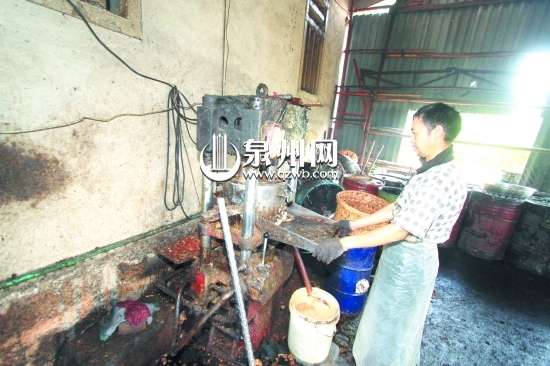 黑作坊環(huán)境堪憂(yōu)