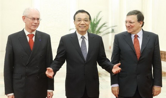 李克強(qiáng)同范龍佩、巴羅佐舉行第十六次中國(guó)歐盟領(lǐng)導(dǎo)人