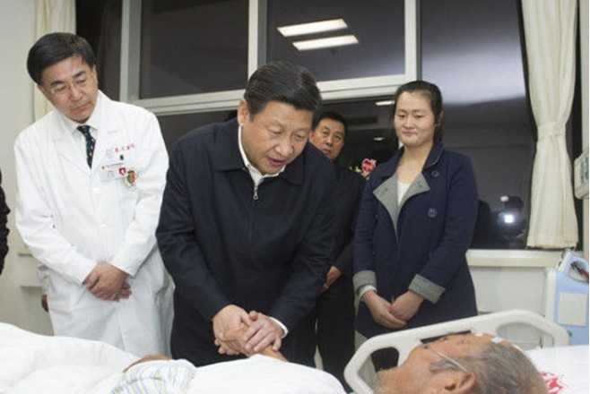 習近平要求追究青島爆燃事故相關(guān)人員責任1