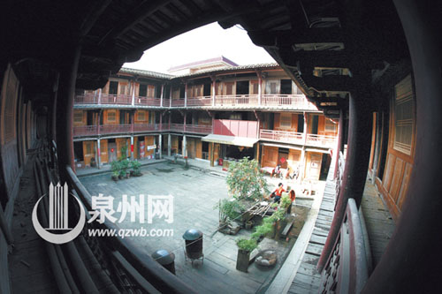 聚奎樓從沒斷過“煙火”，一直住有族人。