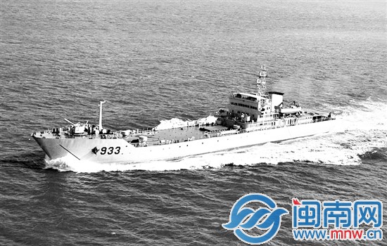 圖為中國(guó)排水量四千噸級(jí)的一型登陸艦