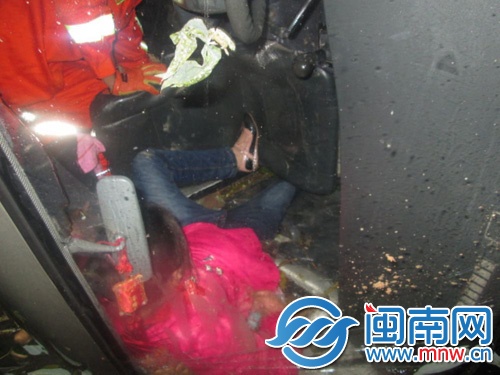 孩子獨守車內(nèi)危險多2