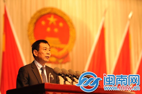 市人大常委會(huì)主任陳?；鞴ぷ鲌?bào)告