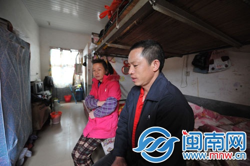 一家的重擔靠丈夫包海生扛著