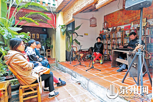 客棧經(jīng)常舉辦一些文化活動(dòng)，吸引不少市民和游客。