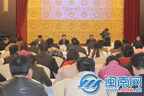 交易會上，南安市委書記黃南康致辭，副市長黃景陽對
