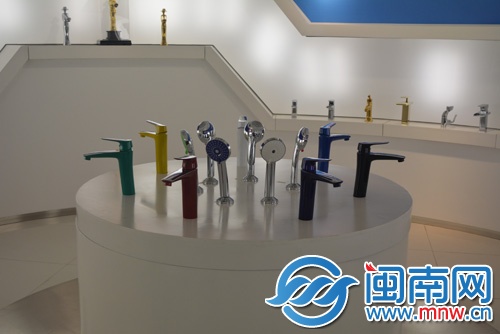 中宇個性化、多顏色的水龍頭（圖片右上角是“惠安女