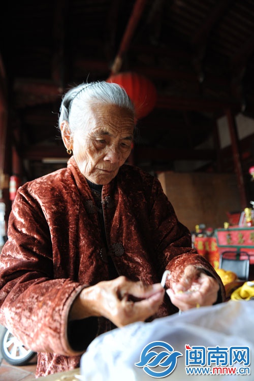 已經(jīng)89歲的尤阿婆身體硬朗，夸贊兒孫孝順