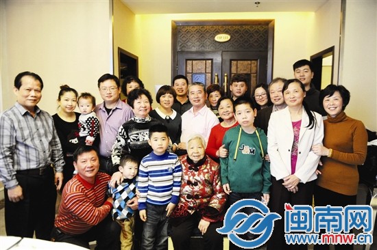 劉寶珠一家四代，人口眾多