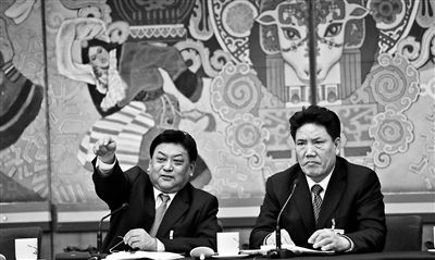 西藏人大常委會(huì)主任：西藏境內(nèi)沒有僧人自焚