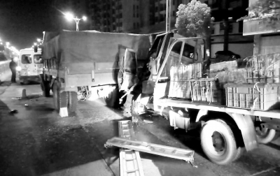追尾后，兩車卡在一起