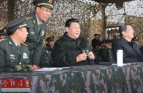 國家主席習(xí)近平看望慰問駐新疆部隊(duì)。