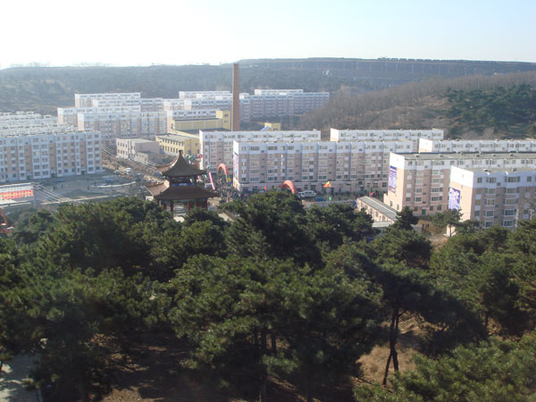 莫地棚戶區(qū)改造后，環(huán)境優(yōu)美，景色怡人。