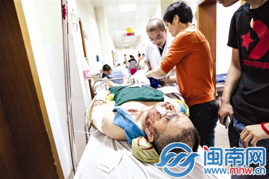 大巴司機(jī)受傷，幸無生命危險(xiǎn)