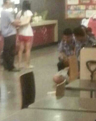 吳姓女子因拒給陌生男手機號遭6名男女毆打，最終不