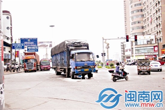 火滅后，從外觀上看，沒發(fā)現(xiàn)貨車有明顯受損情況