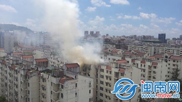 郭先生從人民醫(yī)院拍到的火災圖片（請郭先生前來領(lǐng)取