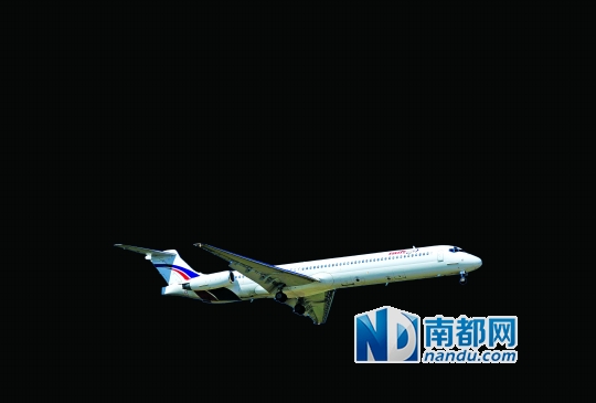 這是與失事飛機(jī)同型號的MD-83客機(jī)的資料照片